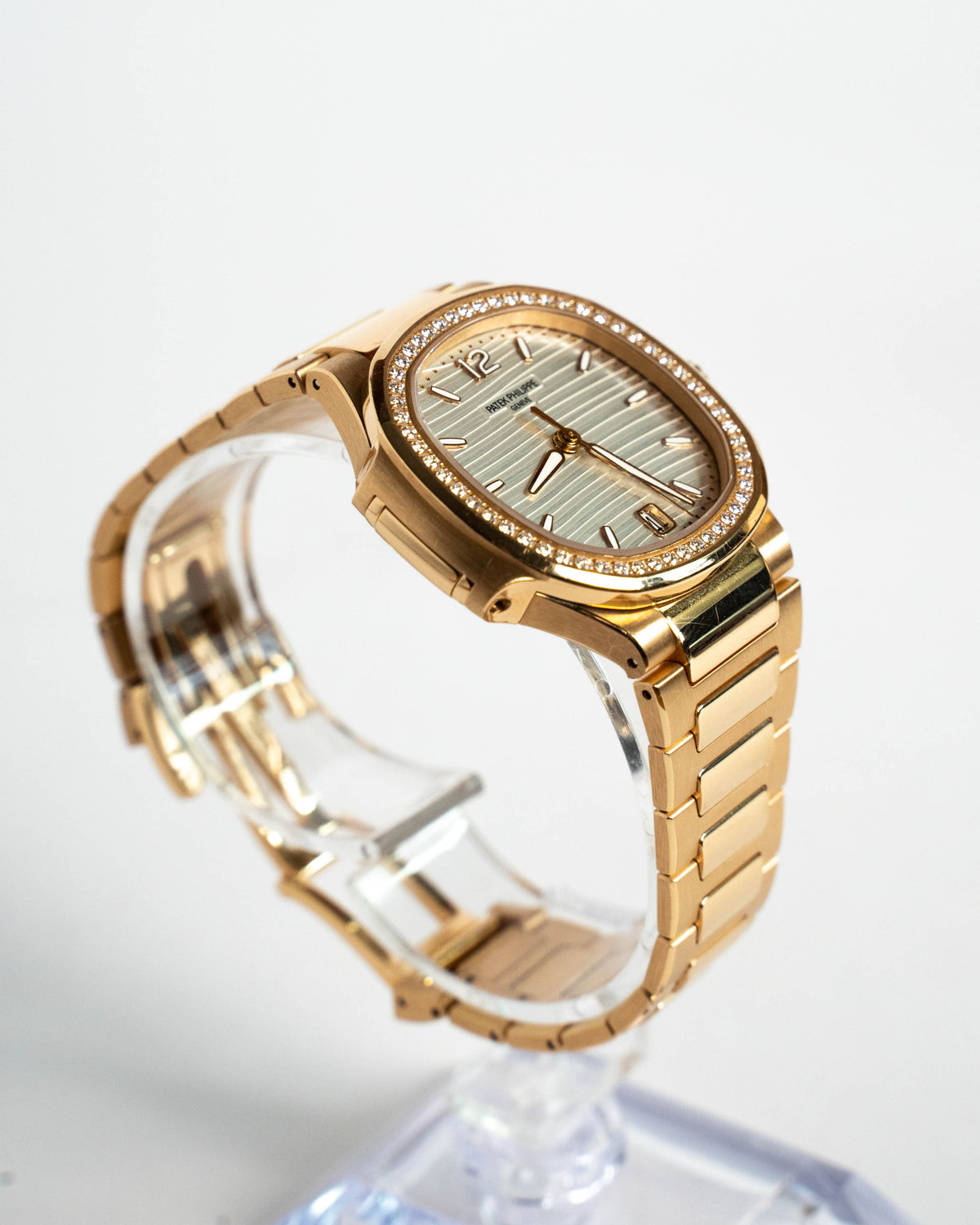 Patek Philippe Ladies Nautilus 7118/1200R 2026 Silver Opaline