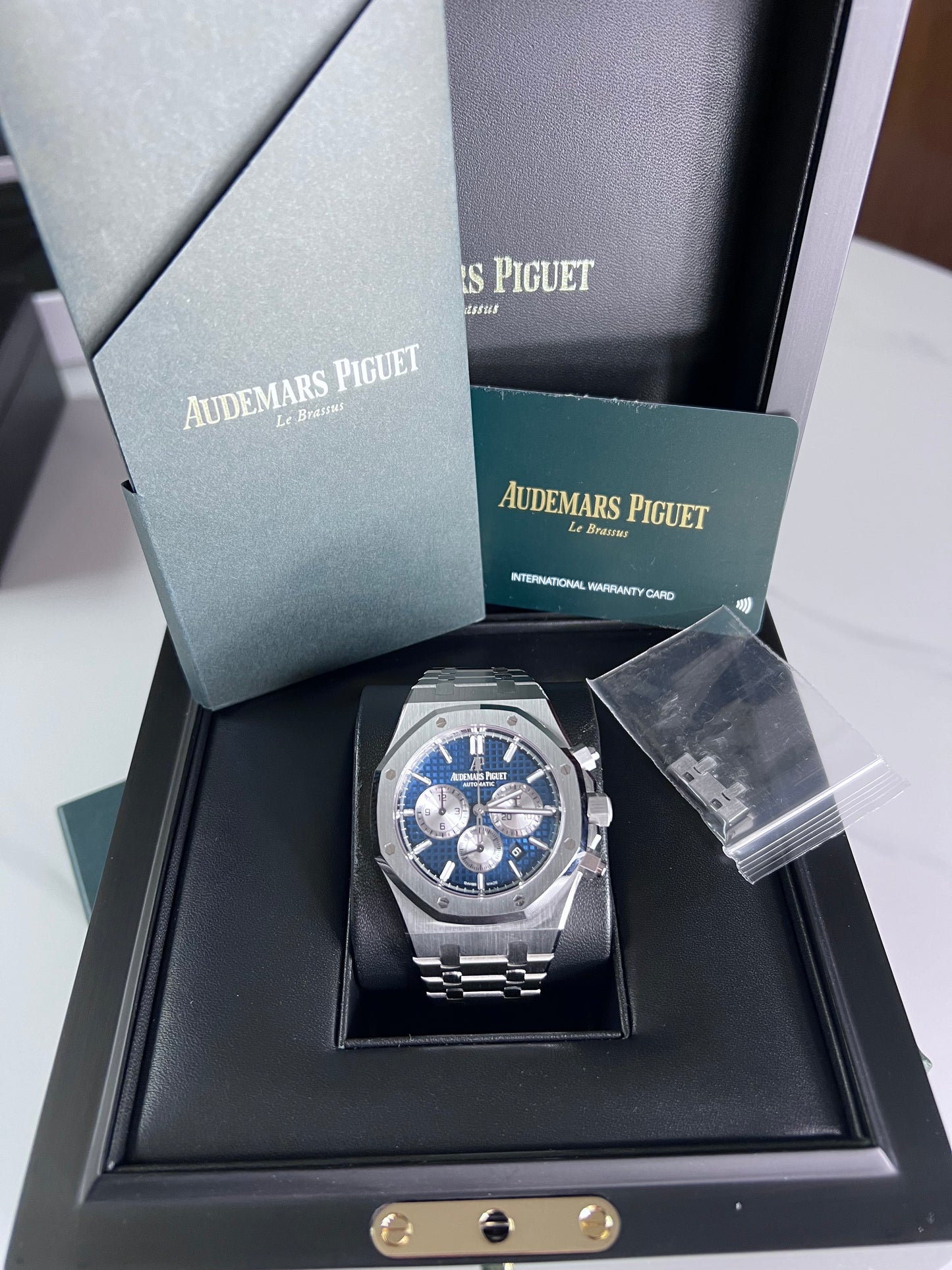 Audemars Piguet Royal Oak Chronograph 41mm Blue Dial Mens Steel Watch 26331ST 2021 New