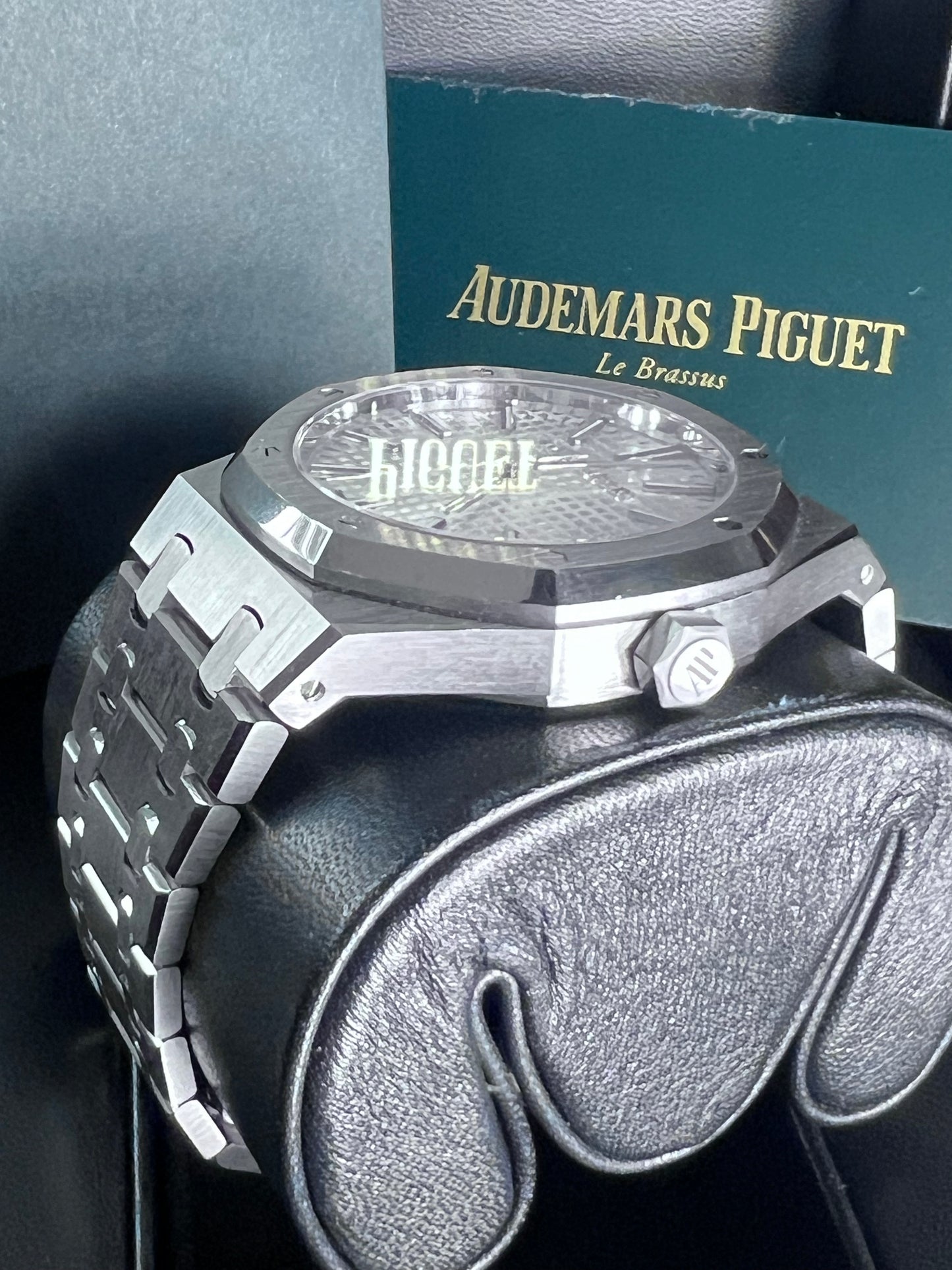 Audemars Piguet Royal Oak White Dial 50th Anniversary 15510ST.OO.1320ST.03 2022