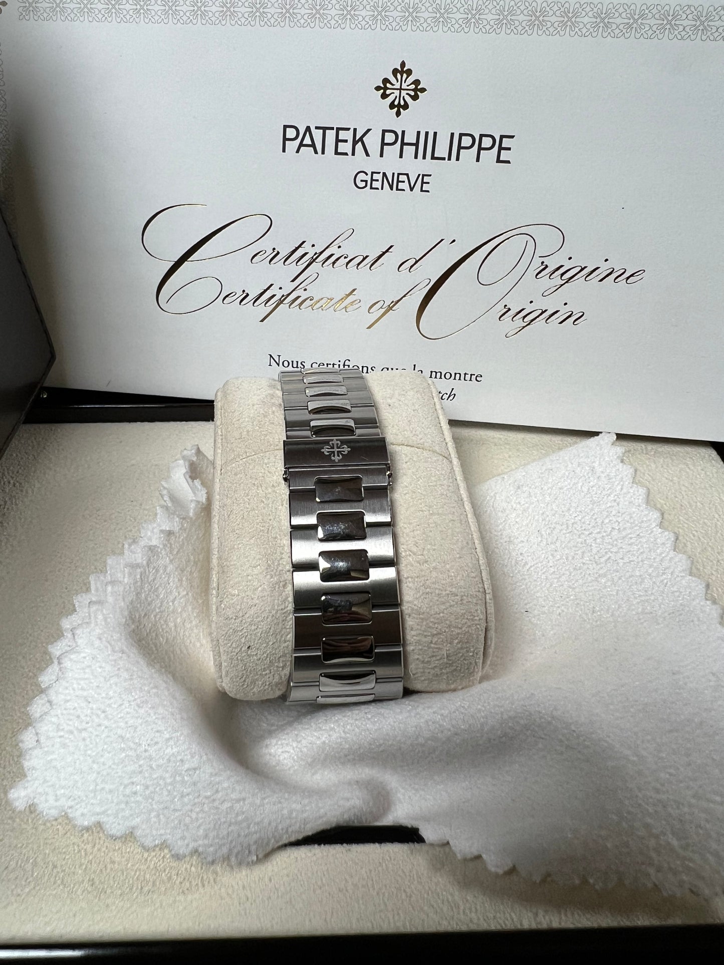 Patek Philippe Nautilus 5712/1A Stainless Steel Date Moon Phases 2024 Full Set