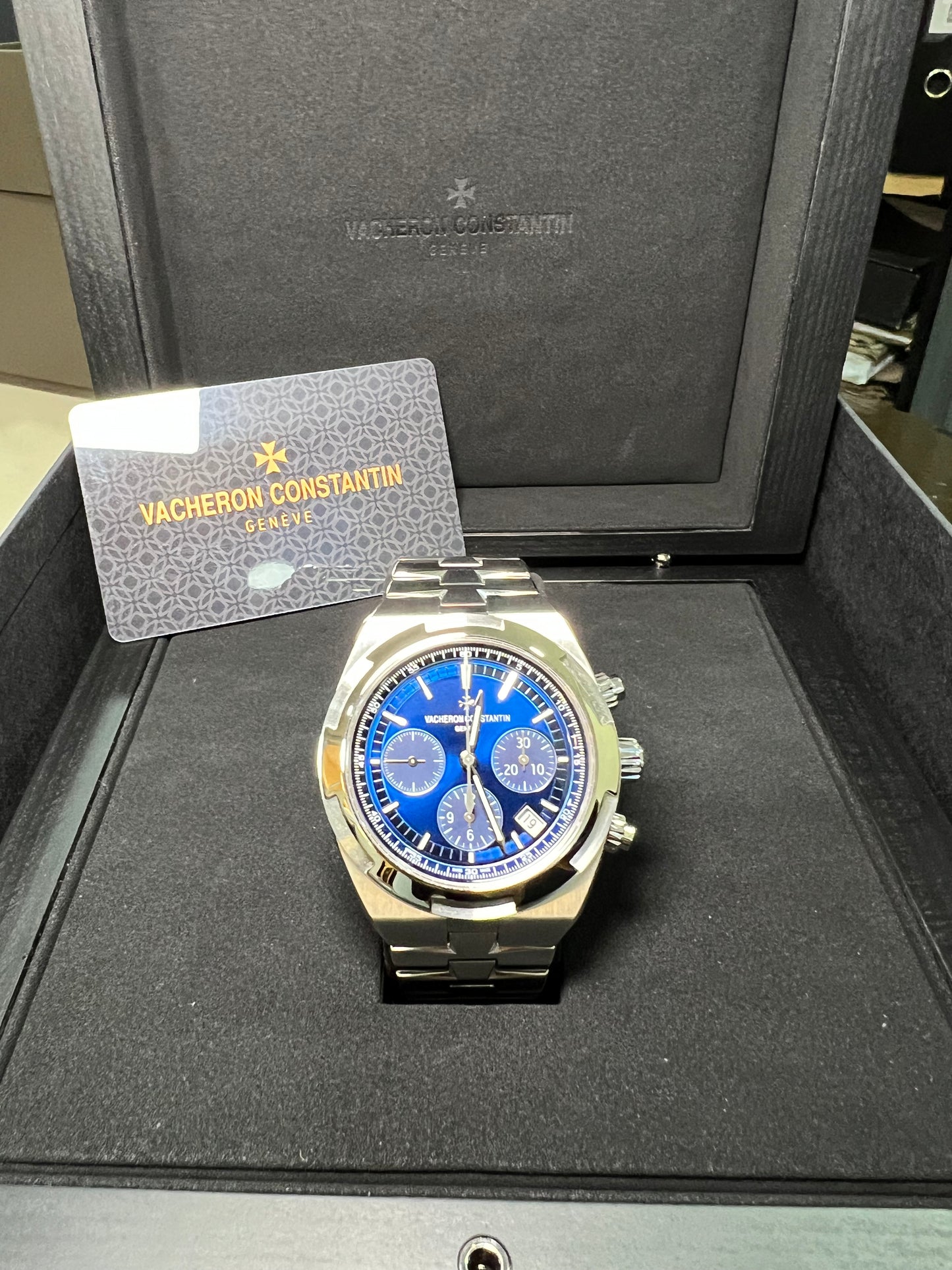 Vacheron Constantin Overseas Chronograph 5500V/110A-B148 Blue 2022 New Full Set