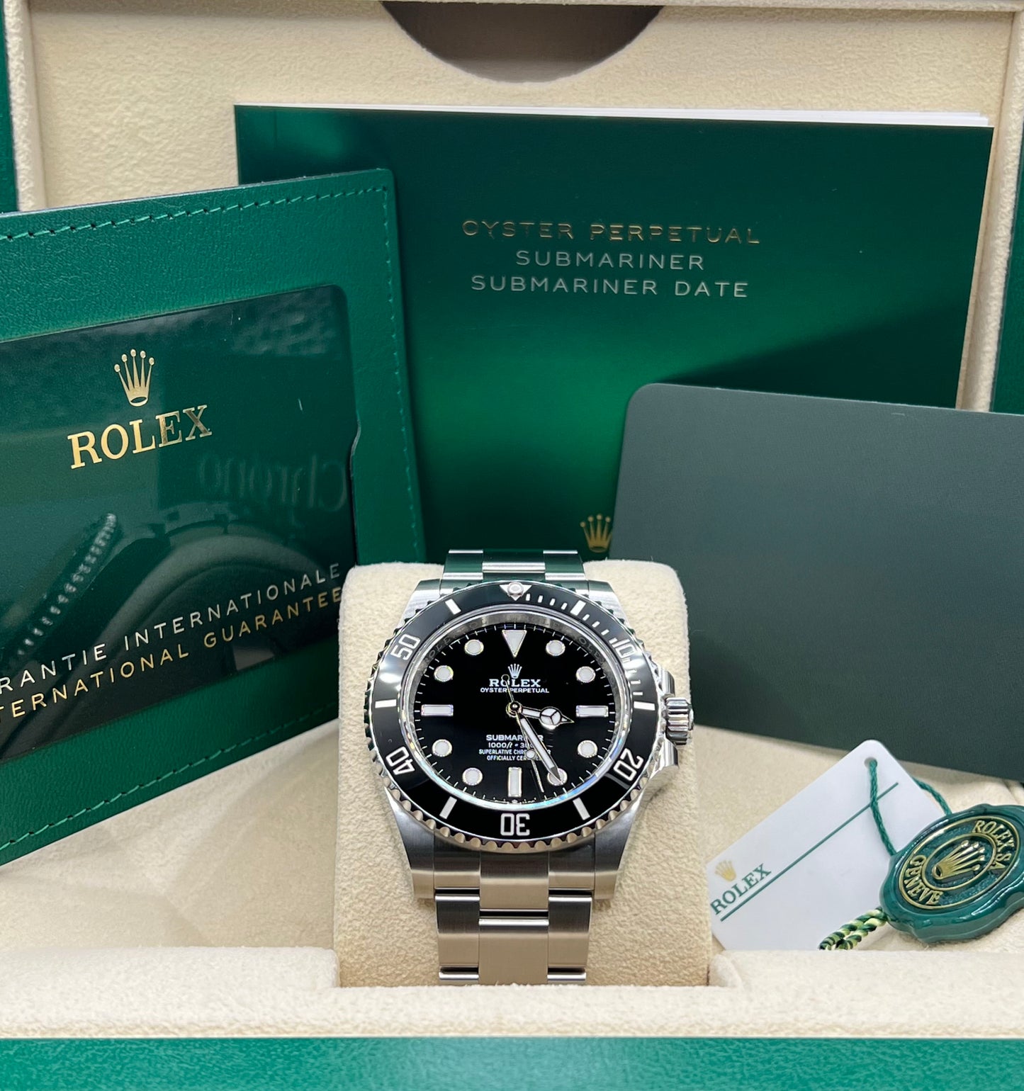 Rolex Submariner Oystersteel Black None Date 2024 124060