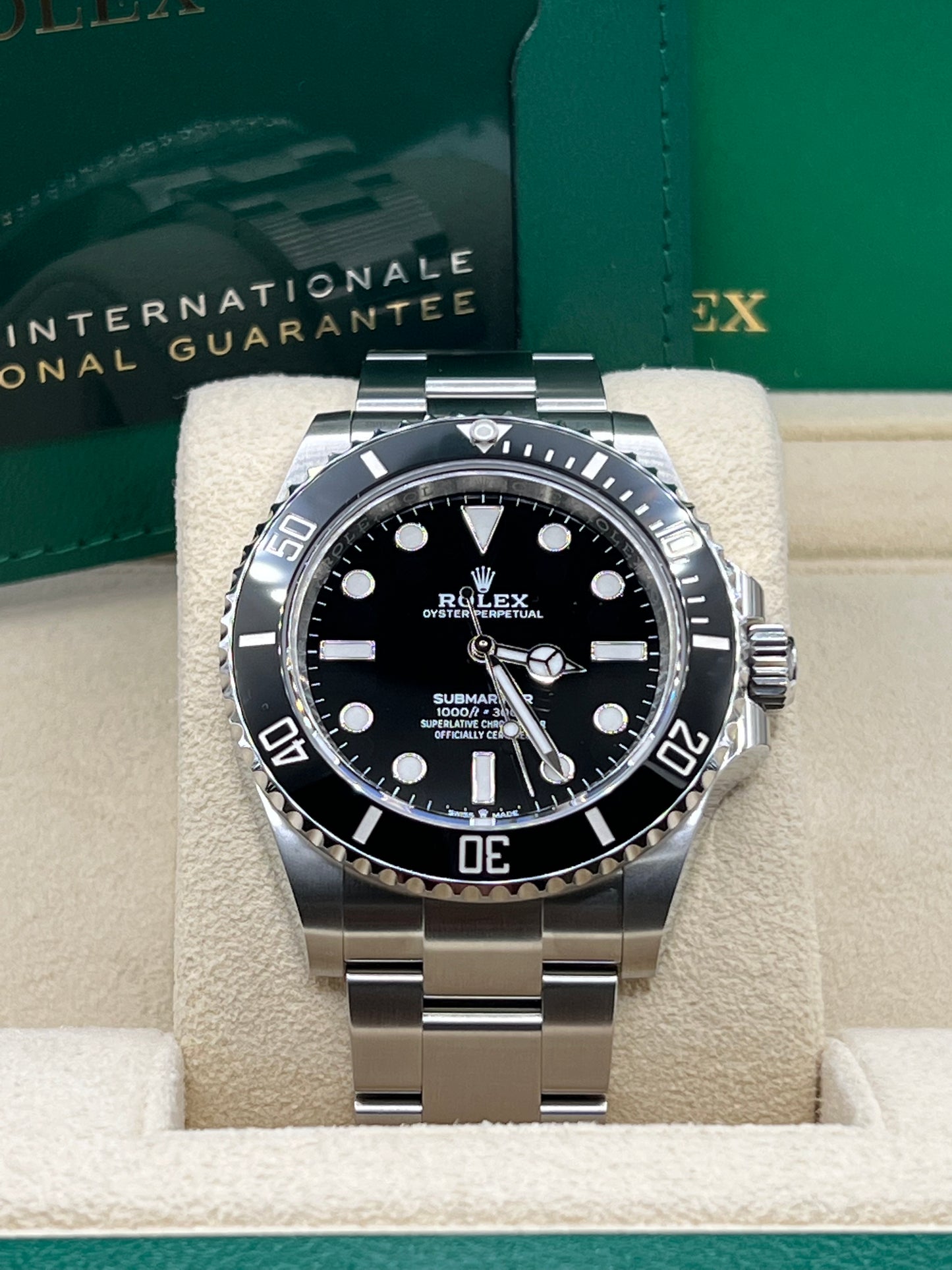 Rolex Submariner Oystersteel Black None Date 2024 124060