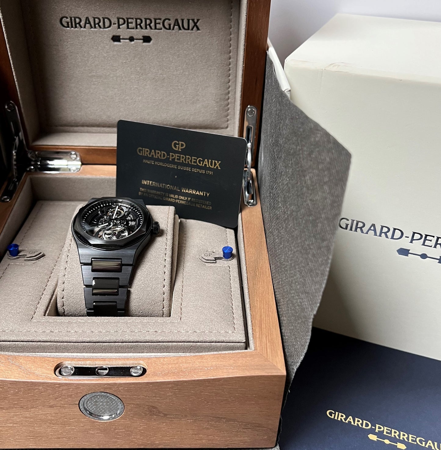 Girard Perregaux Laureato Skeleton Ceramic