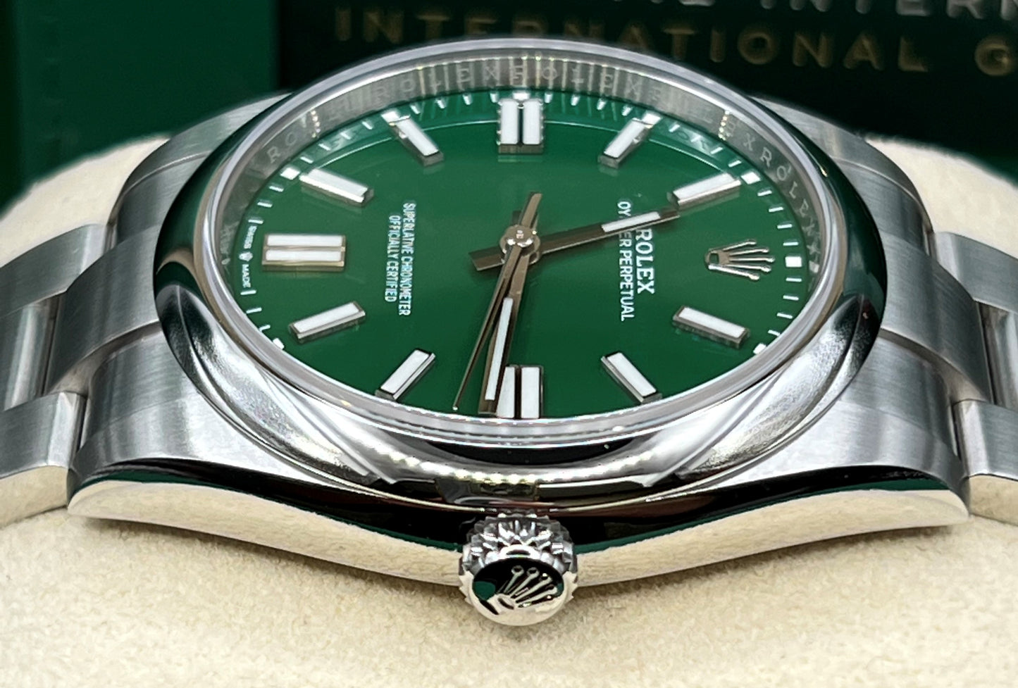 Rolex Oyster Perpetual 41 Green Dial 124300 2023 New